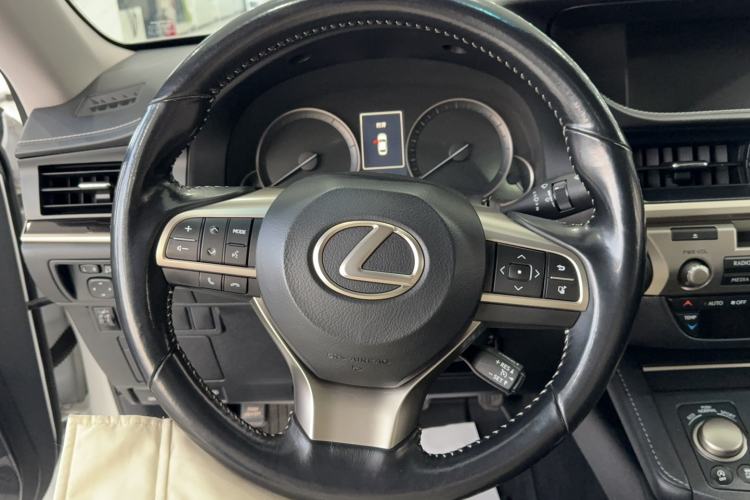 Used Lexus ES 2015 200 Elite Edition Steering Wheel