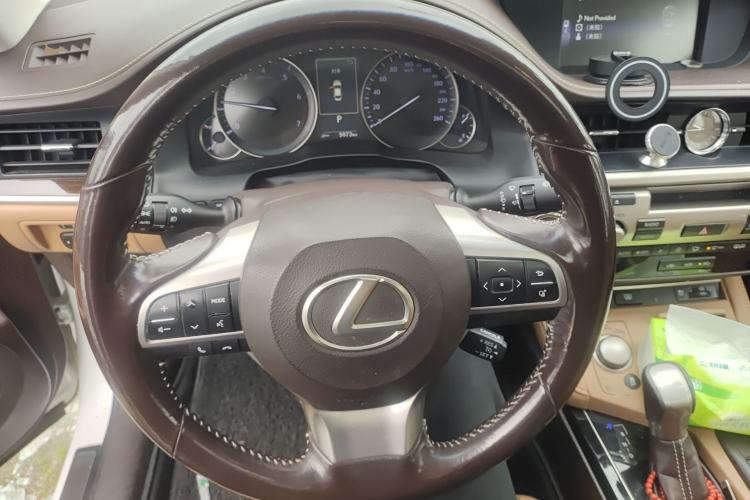 Used Lexus ES 2015 250 Elegant Edition Steering Wheel