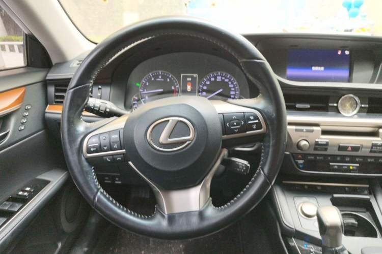 Used Lexus ES 2015 250 Elegant Edition Steering Wheel