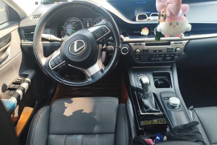 Used Lexus ES 2015 300h Comfort Edition Steering Wheel