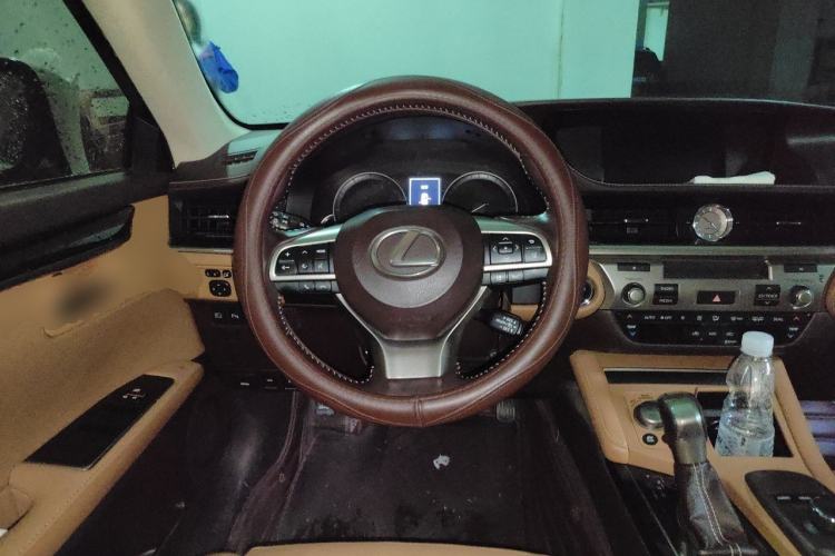 Used Lexus ES 2015 300h Comfort Edition Steering Wheel