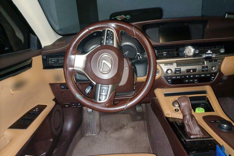 Used Lexus ES 2015 200 Elite Edition Steering Wheel