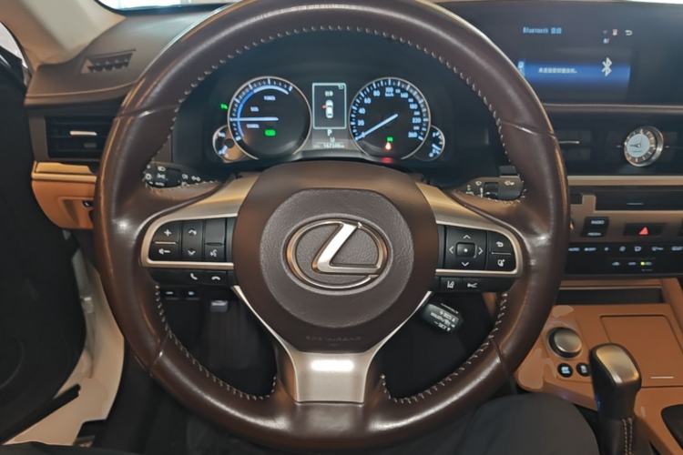 Used Lexus ES 2015 300h Comfort Edition Steering Wheel
