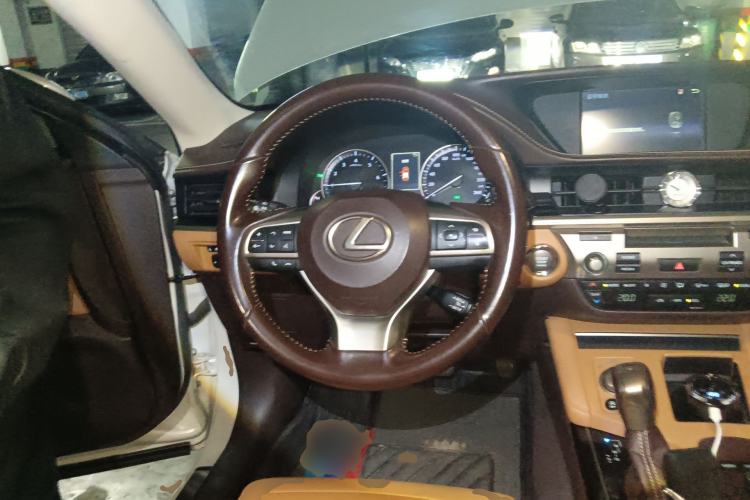 Used Lexus ES 2015 200 Elite Edition Steering Wheel