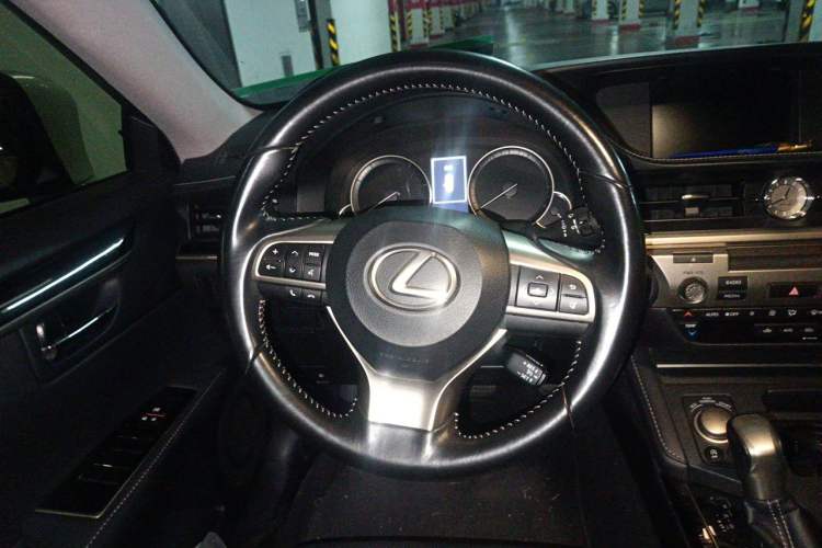 Used Lexus ES 2015 200 Elite Edition Steering Wheel
