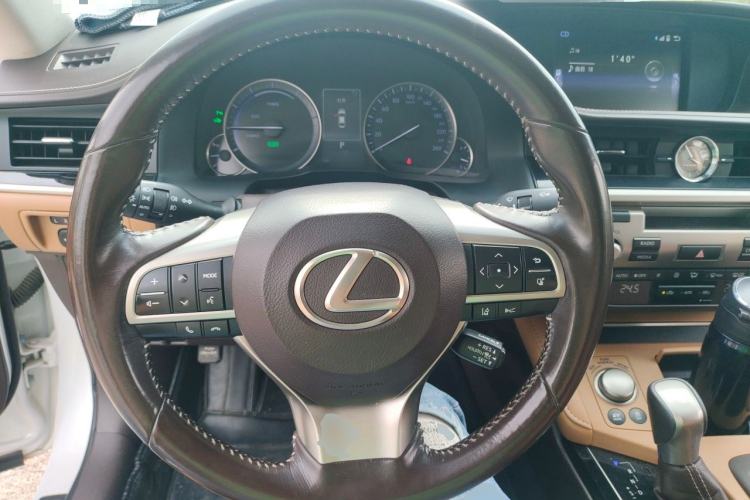 Used Lexus ES 2015 300h Comfort Edition Steering Wheel