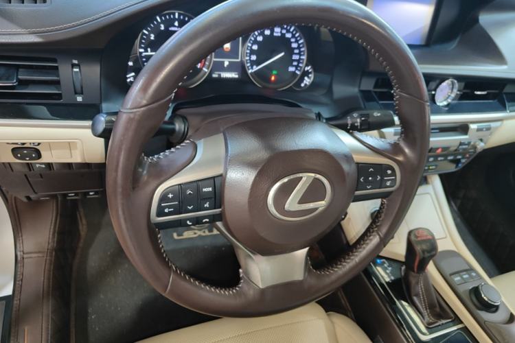 Used Lexus ES 2015 200 Elite Edition Steering Wheel