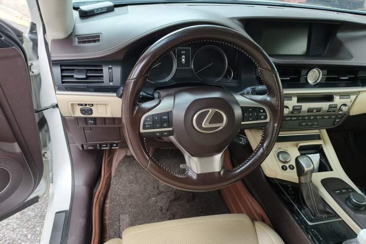 Used Lexus ES 2015 200 Elite Edition Steering Wheel