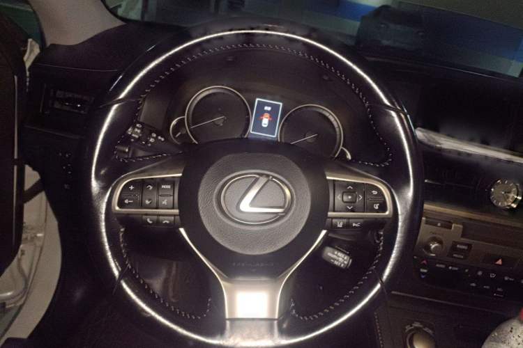 Used Lexus ES 2015 300h Comfort Edition Steering Wheel