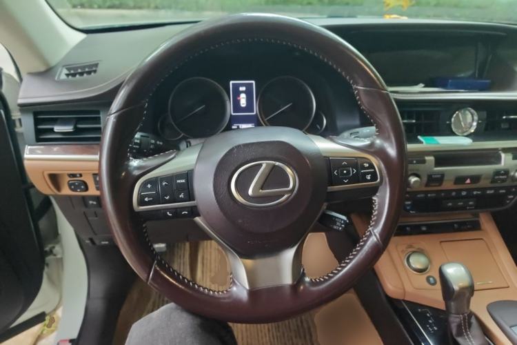 Used Lexus ES 2015 250 Elegant Edition Steering Wheel