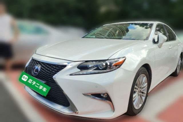 Ojetý Lexus ES 2015 200 Elite Edition