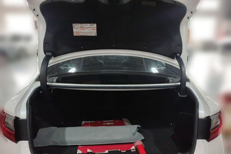 Used Lexus ES 2015 300h Luxury Edition Trunk