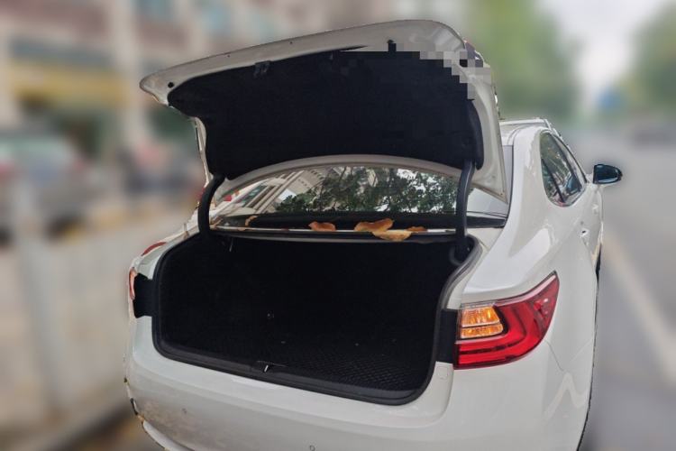Used Lexus ES 2015 200 Elite Edition Trunk