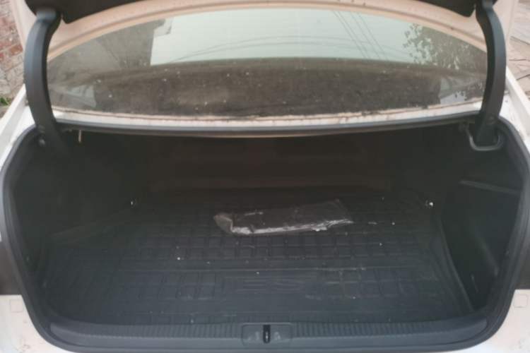 Used Lexus ES 2015 300h Luxury Edition Trunk
