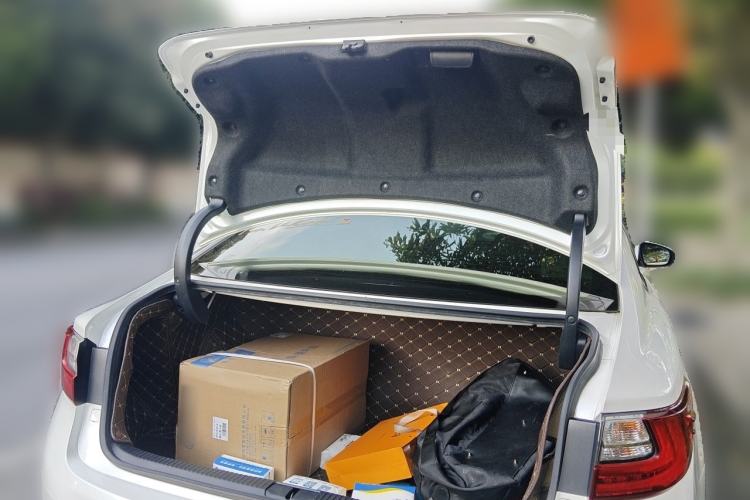 Used Lexus ES 2015 300h Comfort Edition Trunk