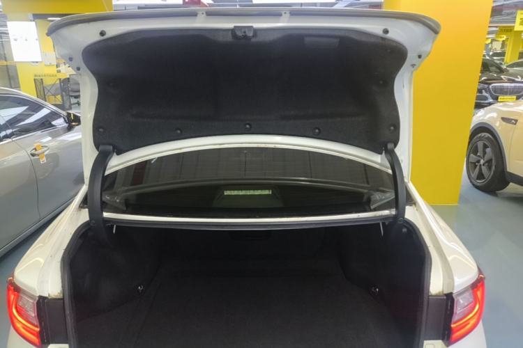 Used Lexus ES 2015 200 Elite Edition Trunk