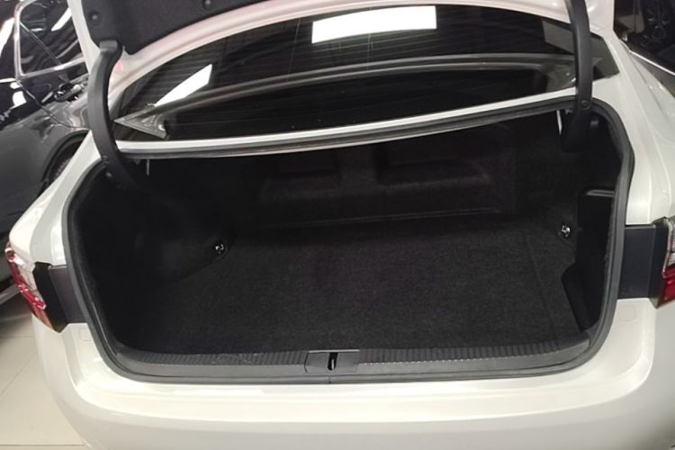 Used Lexus ES 2015 300h Comfort Edition Trunk
