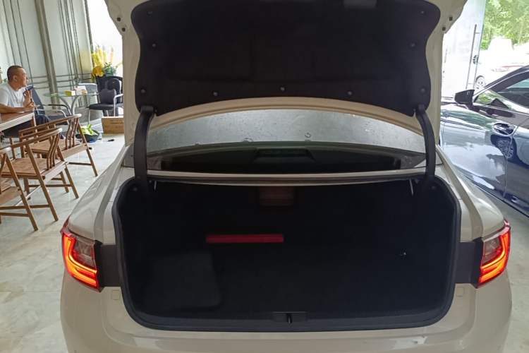 Used Lexus ES 2015 200 Elite Edition Trunk