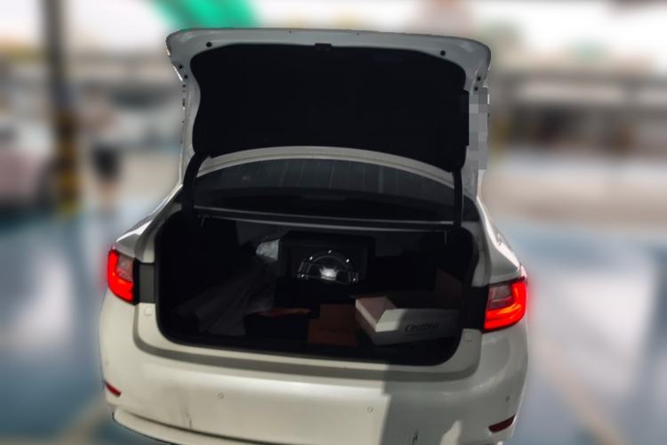 Used Lexus ES 2015 200 Elite Edition Trunk