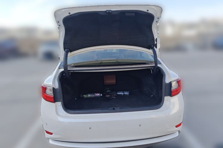 Used Lexus ES 2015 200 Elite Edition Trunk