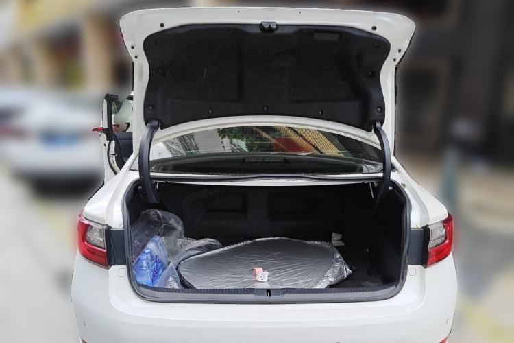 Used Lexus ES 2015 300h Comfort Edition Trunk