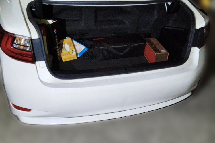 Used Lexus ES 2015 300h Comfort Edition Trunk