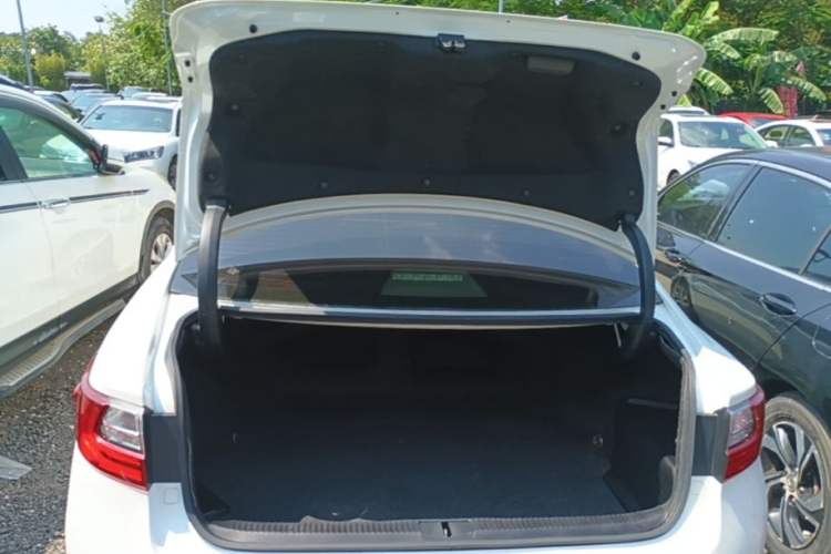 Used Lexus ES 2015 300h Comfort Edition Trunk