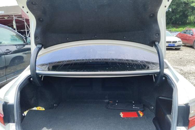 Used Lexus ES 2015 300h Comfort Edition Trunk