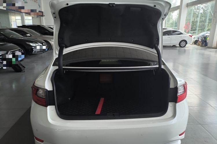 Used Lexus ES 2015 200 Elite Edition Trunk