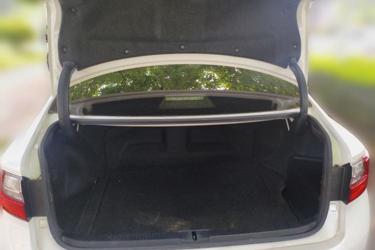 Used Lexus ES 2015 300h Comfort Edition Trunk