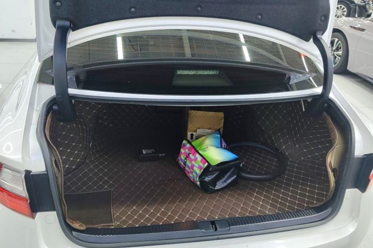 Used Lexus ES 2015 200 Elite Edition Trunk