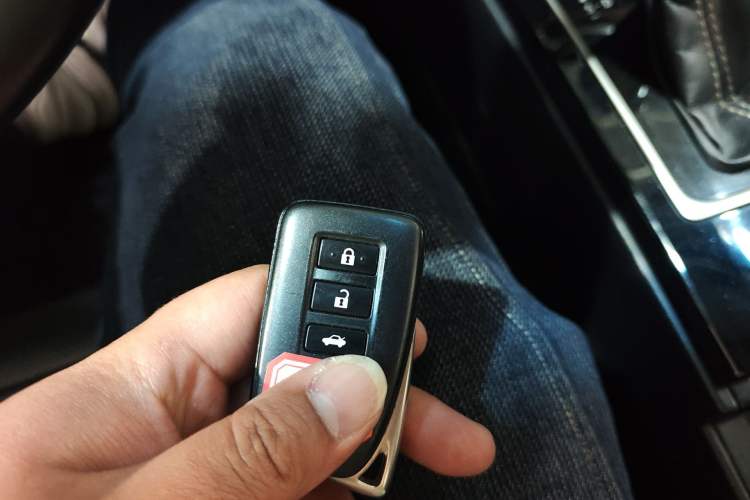 Used Lexus ES 2015 300h Luxury Edition Vehicle Key