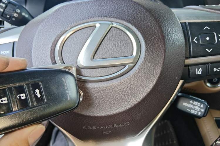 Used Lexus ES 2015 300h Comfort Edition Vehicle Key