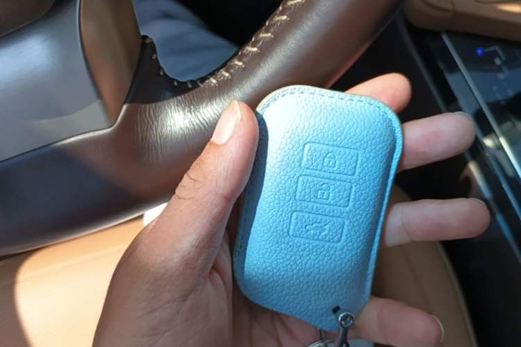Used Lexus ES 2015 300h Comfort Edition Vehicle Key