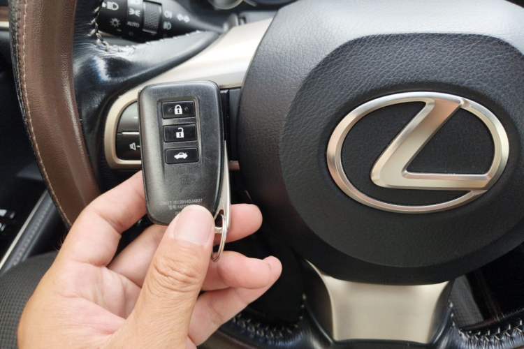 Used Lexus ES 2015 250 Elegant Edition Vehicle Key