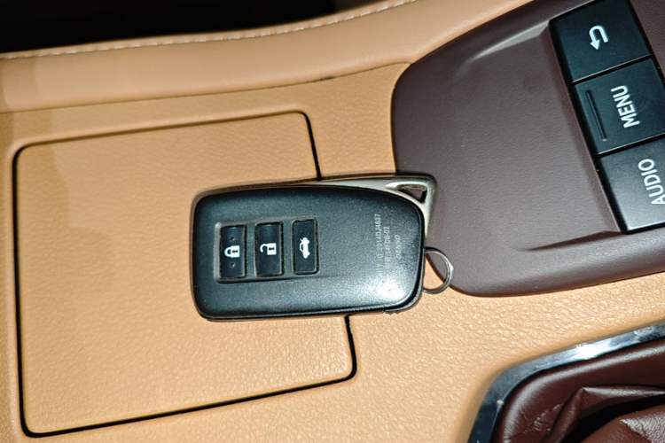 Used Lexus ES 2015 200 Elite Edition Vehicle Key