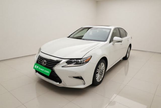 Ojetý Lexus ES 2015 200 Elite Edition