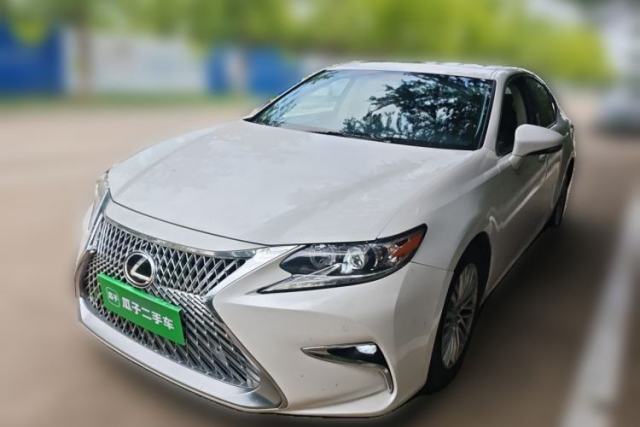 Ojetý Lexus ES 2015 200 Elite Edition