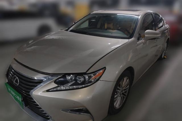 Ojetý Lexus ES 2015 200 Elite Edition