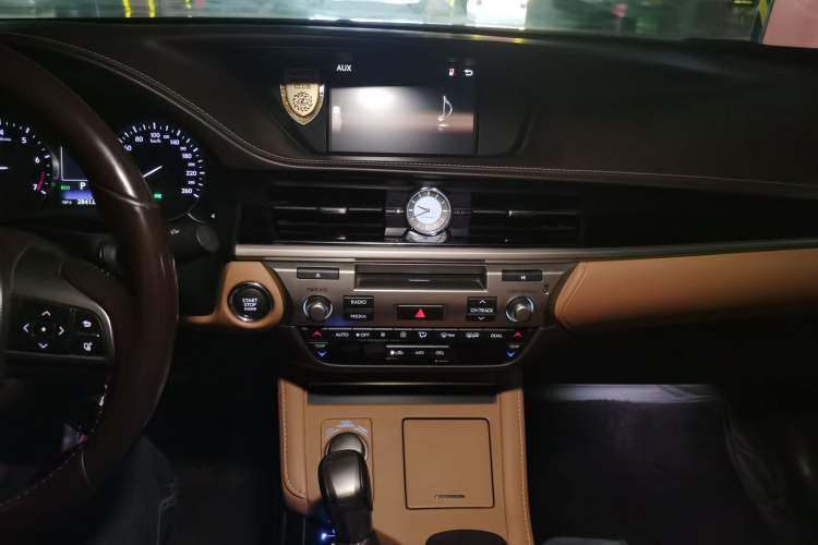 Used Lexus ES 2015 200 Elite Edition Audio And AC Panel