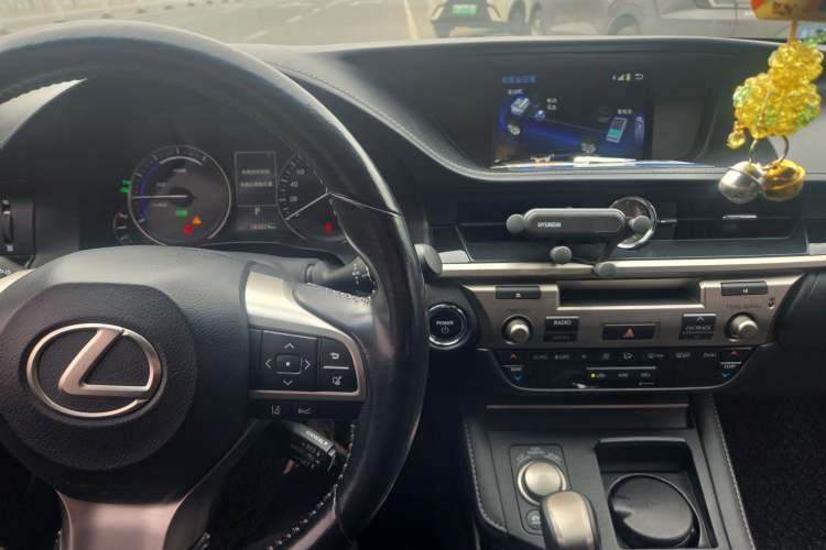 Used Lexus ES 2015 300h Comfort Edition Audio And AC Panel