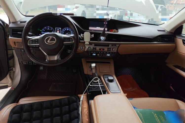 Used Lexus ES 2015 200 Elite Edition Center Console