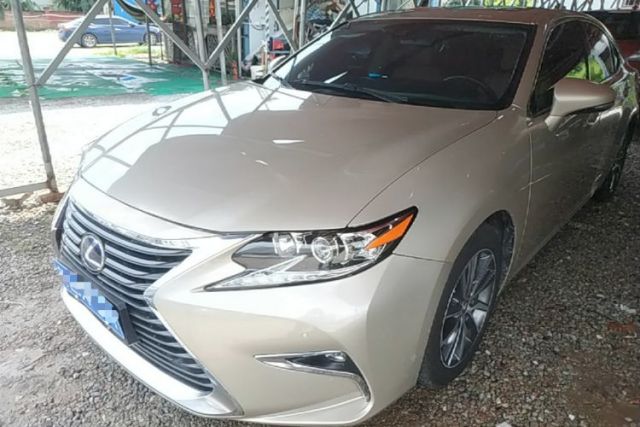 Used Lexus ES 2015 300h Comfort Edition