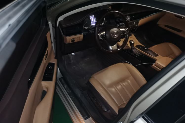 Used Lexus ES 2015 200 Elite Edition Driver Seat