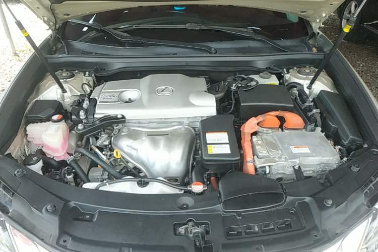 Used Lexus ES 2015 300h Comfort Edition Engine Bay
