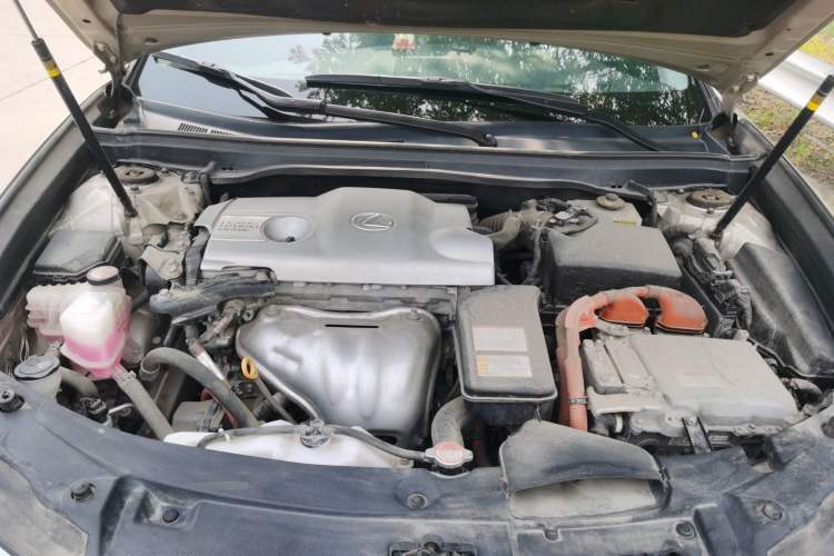 Used Lexus ES 2015 300h Comfort Edition Engine Bay