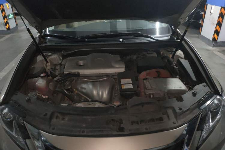 Used Lexus ES 2015 300h Luxury Edition Engine Bay