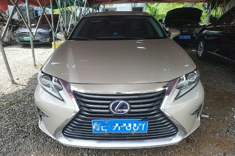 Used Lexus ES 2015 300h Comfort Edition Front
