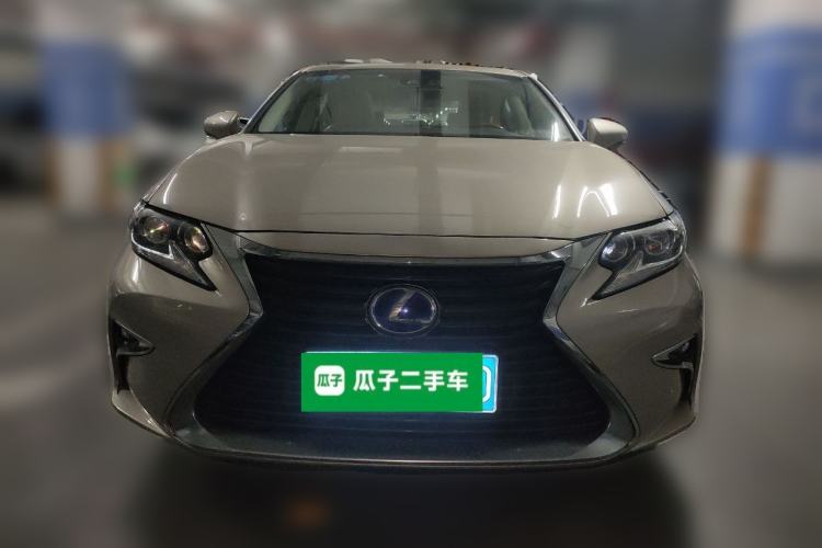 Used Lexus ES 2015 300h Luxury Edition Front