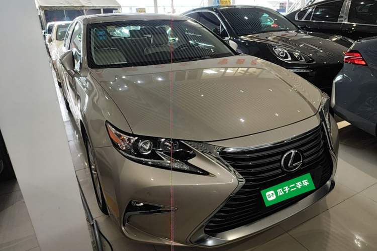 Used Lexus ES 2015 200 Elite Edition Front Right 45 Deg